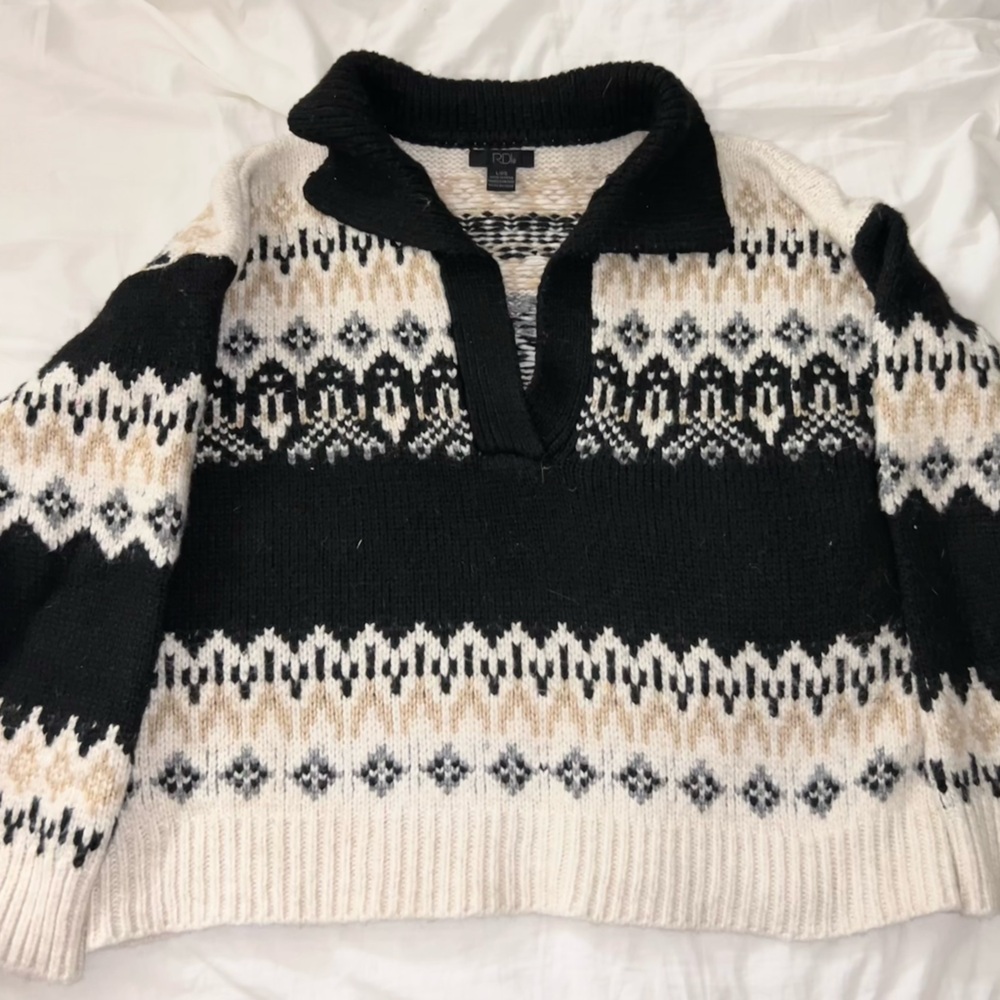 RDI Black and Cream Knit Sweater